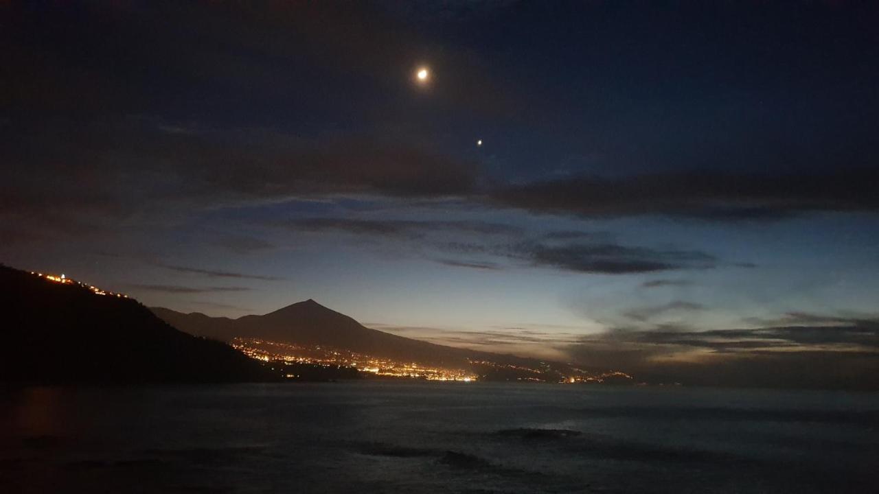 Crepusculo Puerto de la Madera Exterior foto