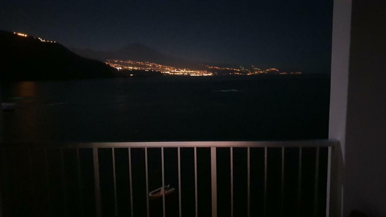 Crepusculo Puerto de la Madera Exterior foto